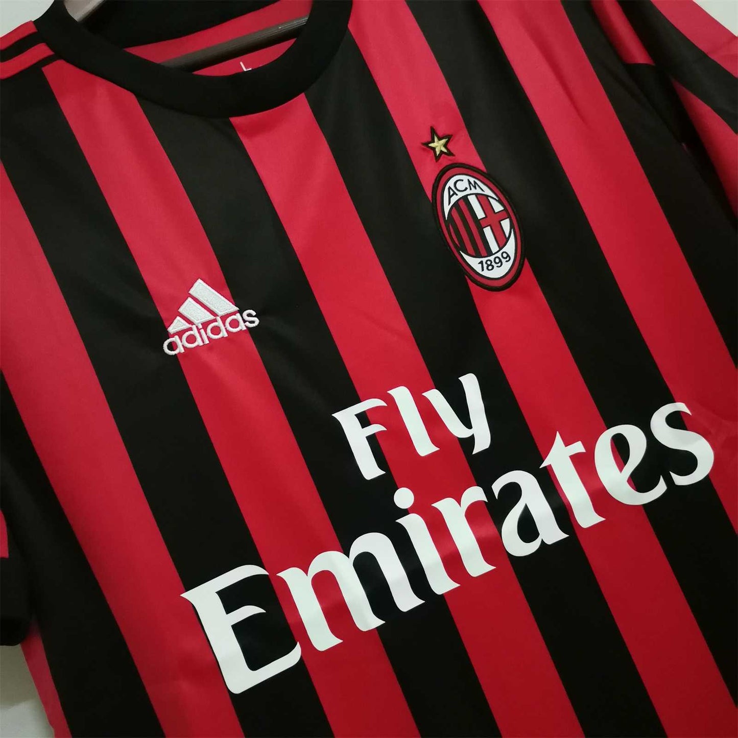 Milan Maillot Domicile 2017/18 – vue 4